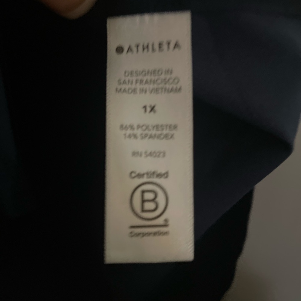 WOMEN'S ATHLETA ZEPHYR PRINT TANK IN BLURRED CAMO 1X - Picture 5 of 5